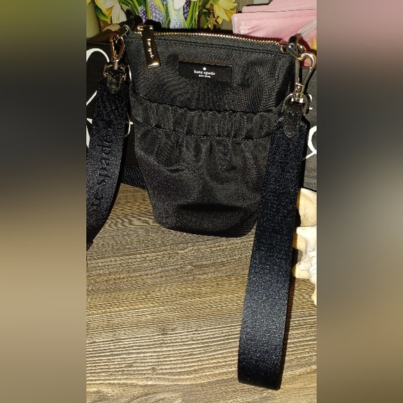 Handbags - Kate Spade Cell Phone Crossbody
